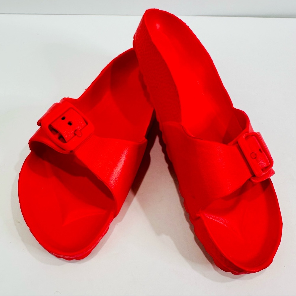 🩷 SALMON COLORED SANDALS LIKE NEW SIZE 7 BEACH VACATION OR DAILY COMFY WEAR